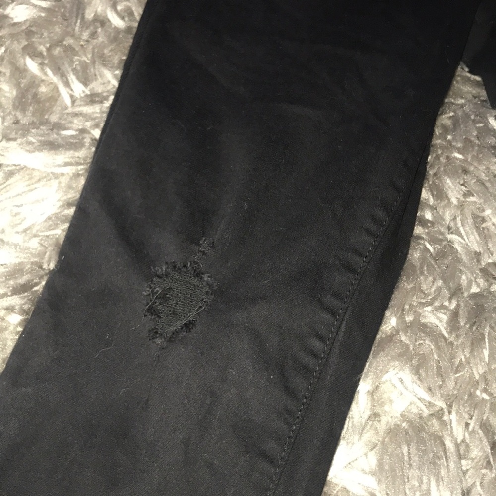 Distressed High Rise Ankle Jeans! - Picture 3 of 8